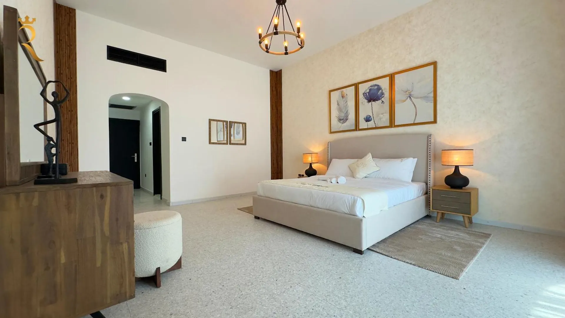 דירה אבו דאבי Exquisite 5-Br Paradise In Al Danah