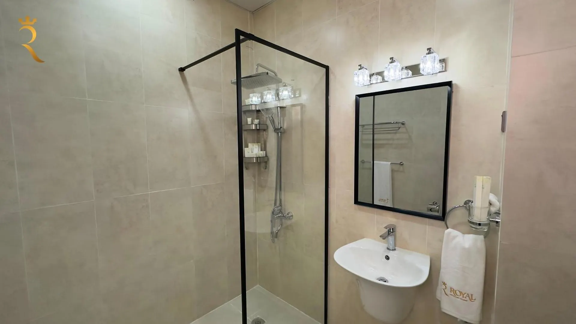 דירה אבו דאבי Exquisite 5-Br Paradise In Al Danah
