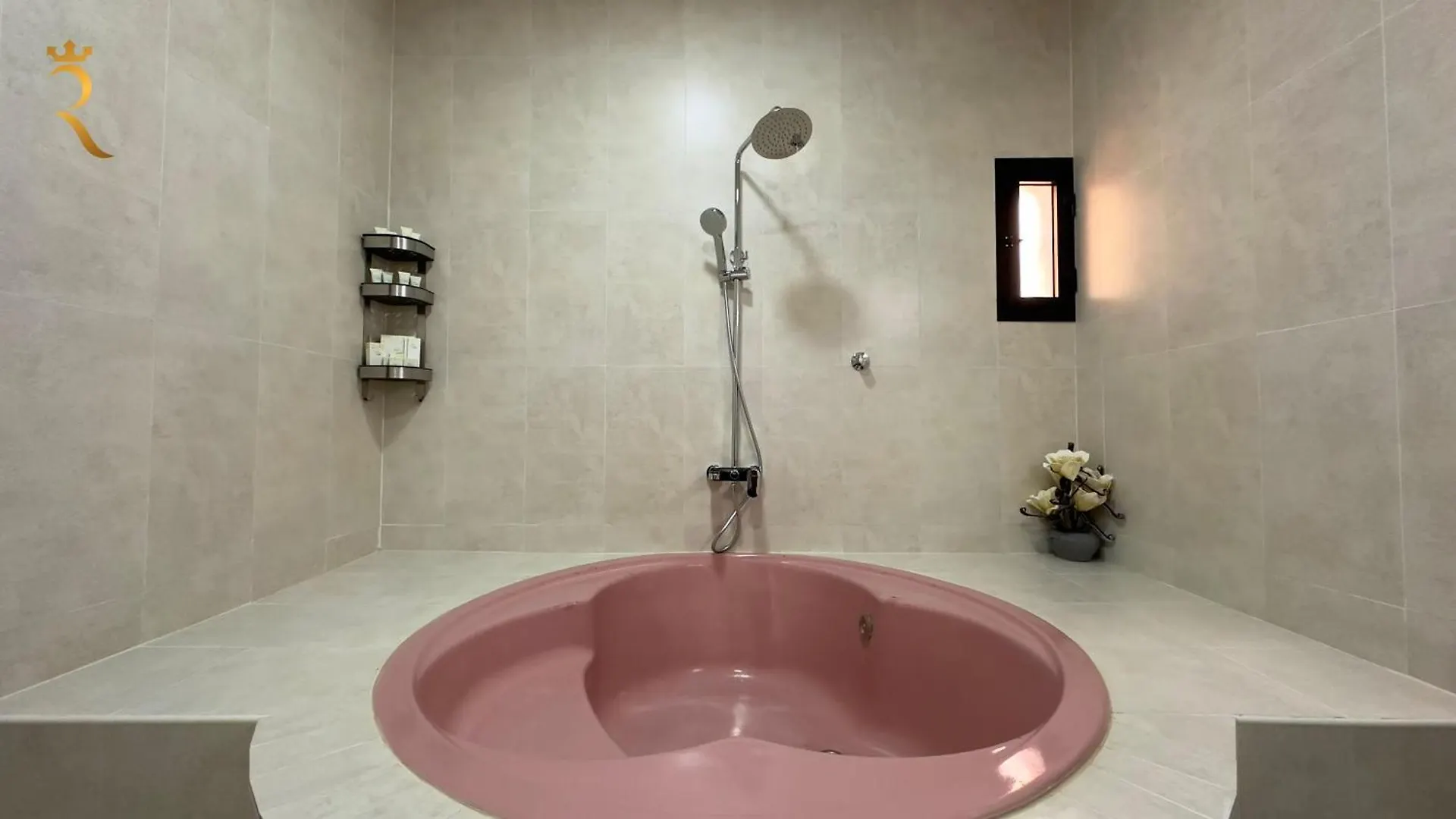 דירה אבו דאבי Exquisite 5-Br Paradise In Al Danah